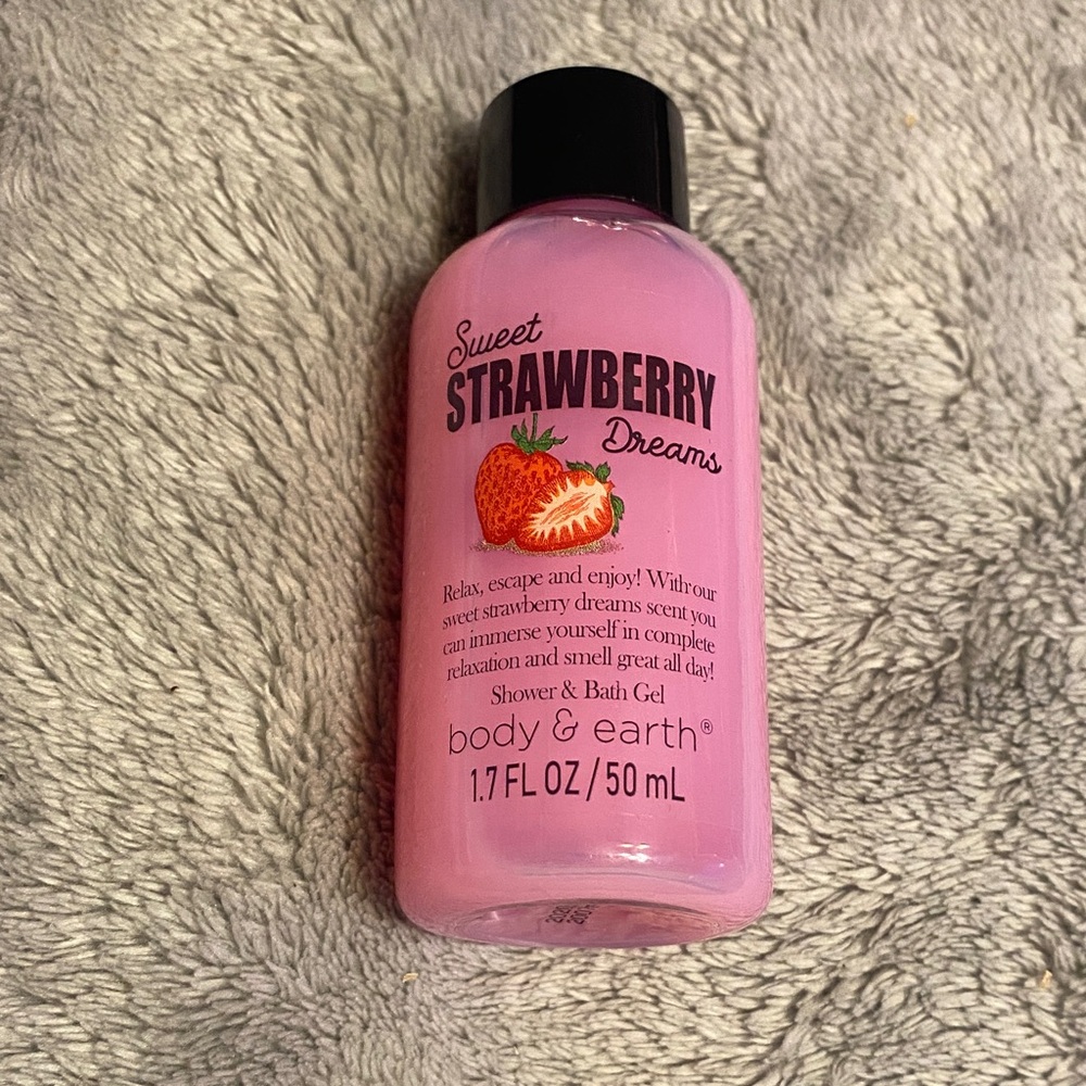 Body & Earth Sweet Strawberry Dreams Shower & Bath Gel - Pink